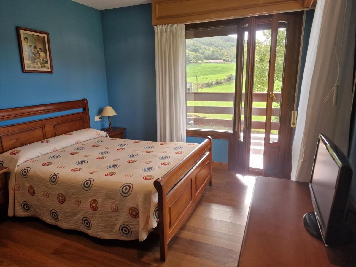 Hostal Lizuniaga Bera  Extérieur photo